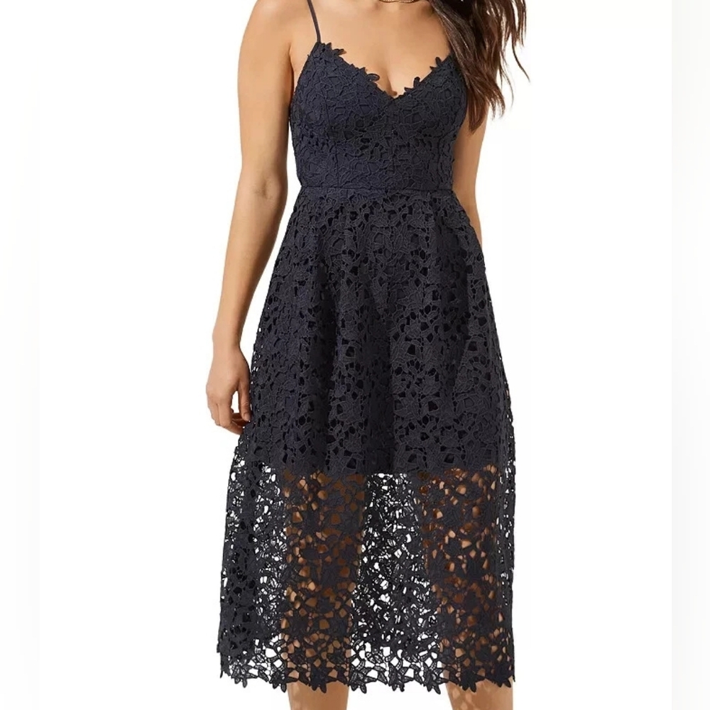 ASTR the Label Lace V-Neck Midi Dress in Black Size M